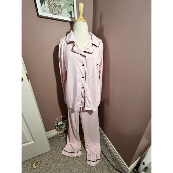 Born 2 Piece Pajama Set Womens 1XL Long Sleeve Top and Pants Pink Black Soft - Picture 1 of 11